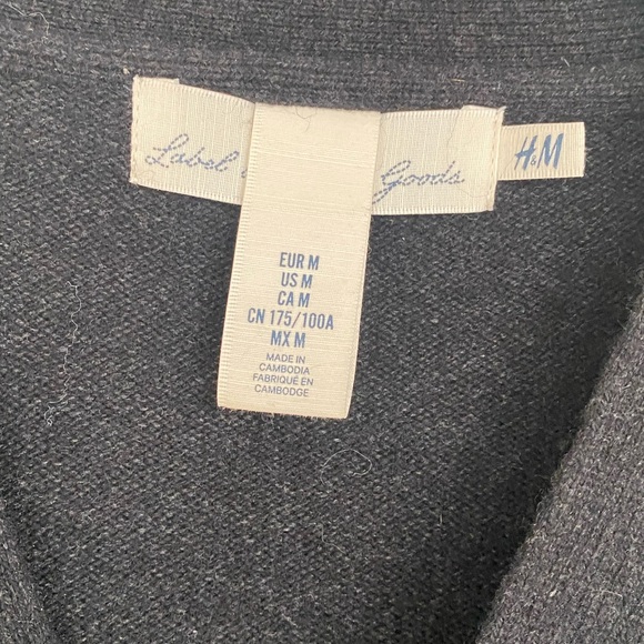 Men’s black wool snap button sweater. - Picture 4 of 6